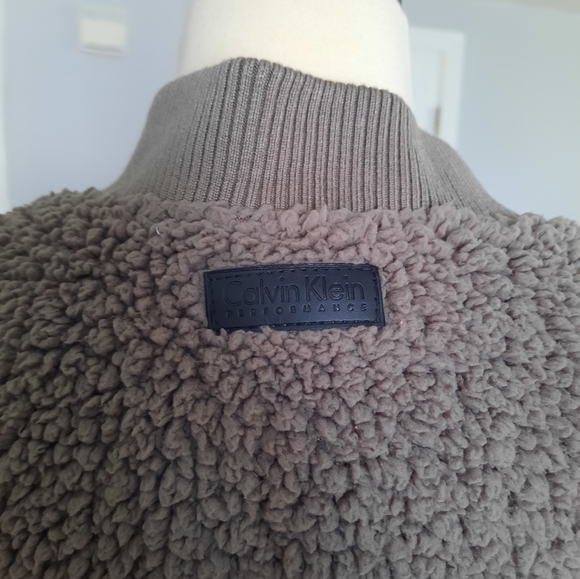 Calvin Klein gray sherpa vest - Picture 6 of 10